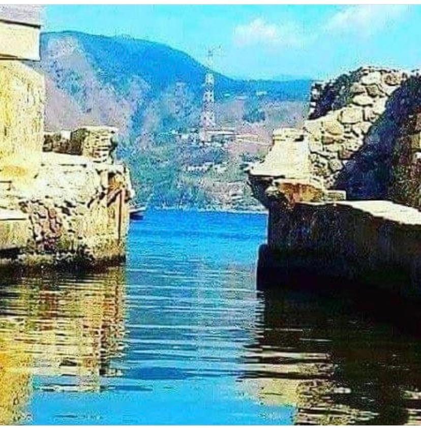 Tra Mare E Lago Torre di Faro Kültér fotó